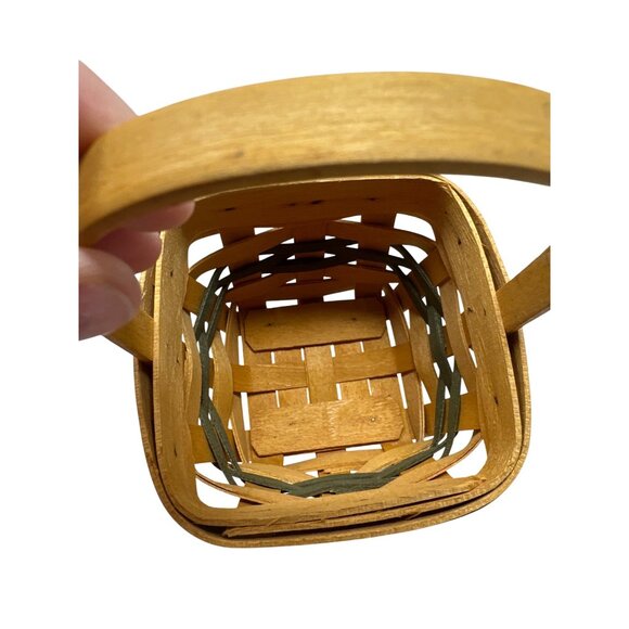 Longaberger Shamrock Basket 1999 Handwoven Wood With Lid & Fabric Liner - Picture 10 of 11